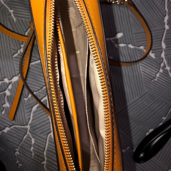 Michael Kors crossbody bag - Picture 5 of 7